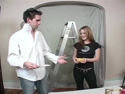 Das heiße Luder schleckt ihrem Maler den Knüppel und wird gepoppt