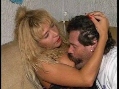 Sein standhafter Dödel darf das Fickweib in die Analfotze poppen